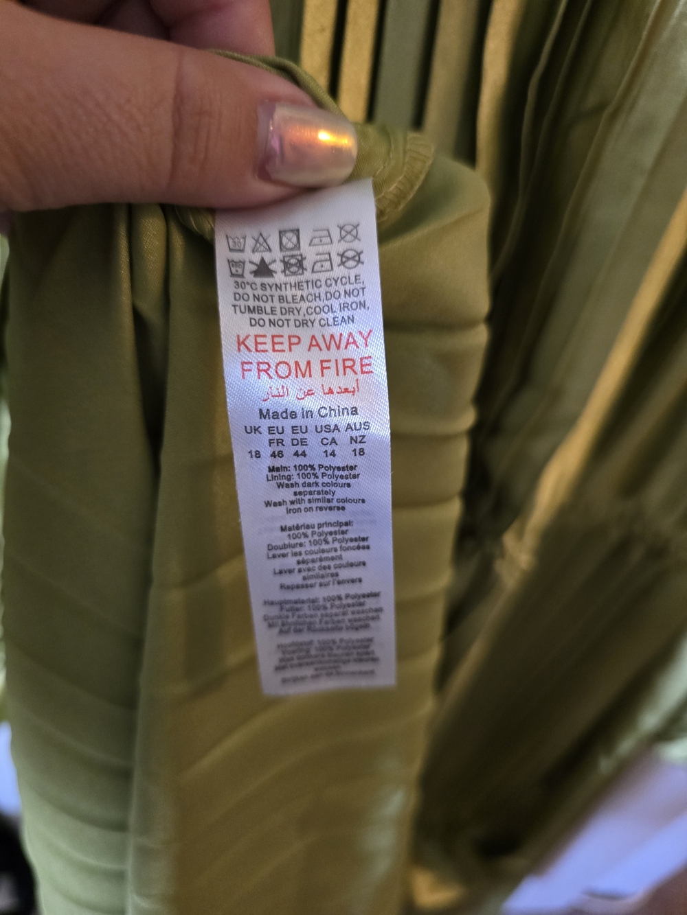 BNWT Green Satin/Poly Pleated Tie-Detail Midi Long Sleeve Holiday Dress - Picture 16 of 16